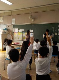 そらまめ朝の会で、給食クイズをしています。。