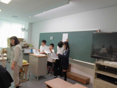 図書委員会　読書BINGOに向けて