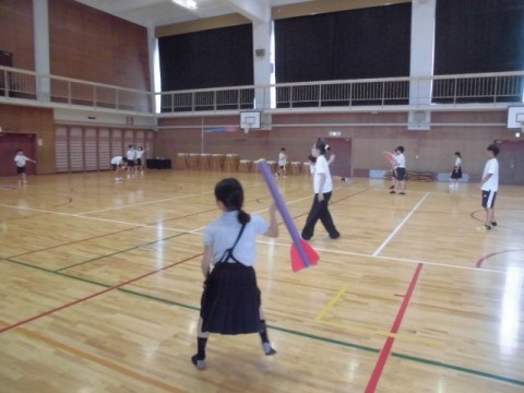 体育委員会　投げる運動を伸ばすには