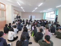 話を聞く様子①