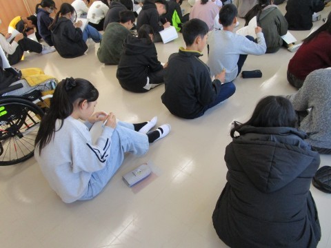 メモを取る様子