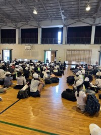 出発式です。ルールを守って元気に行ってきます。