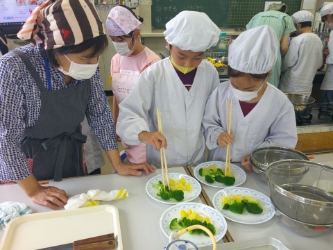 盛り付けて