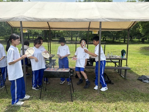 BBQの火おこしを頑張っている様子