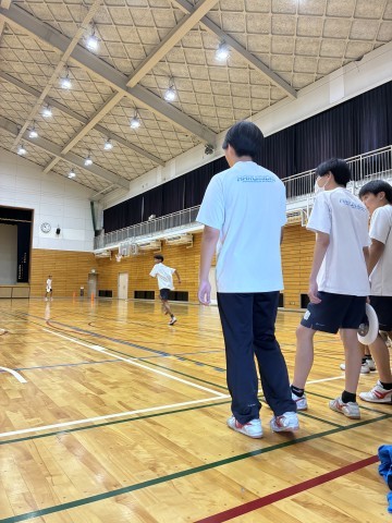 パスを出したらダッシュ！