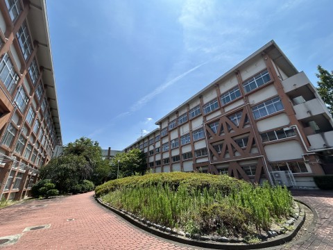 堺東高校：中庭