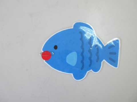 画像②魚は、ラミネートでできています。 裏には、磁元にはクリップがついています。