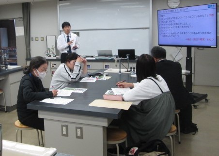 研修の様子（単元についての説明）